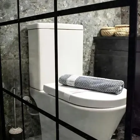 Wendy's Treehouse Apartment