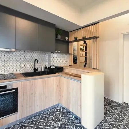 Wendy's Treehouse Apartment