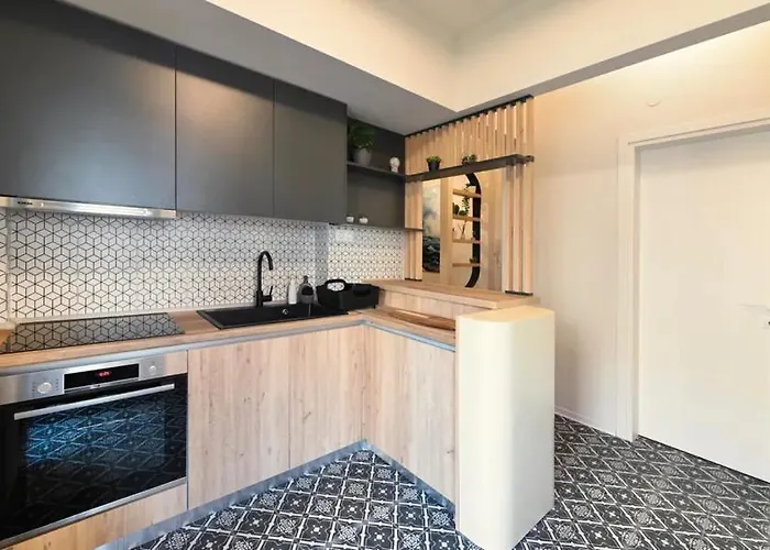 Wendy's Treehouse Apartment